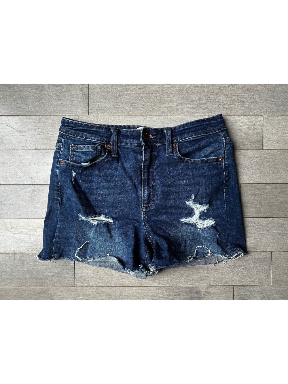 Women’s Universal Thread High Rise Midi Distressed Denim Jean Shorts Size 10/30
